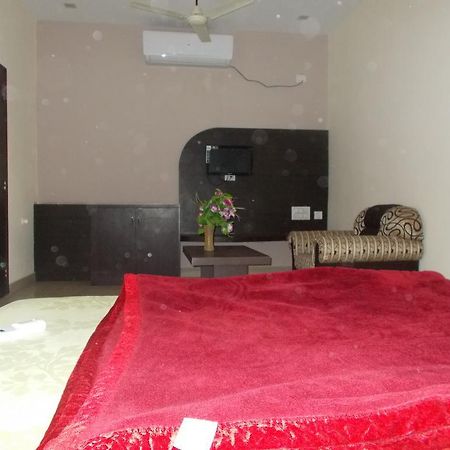 Hotel Rudraksh Virani Екстериор снимка