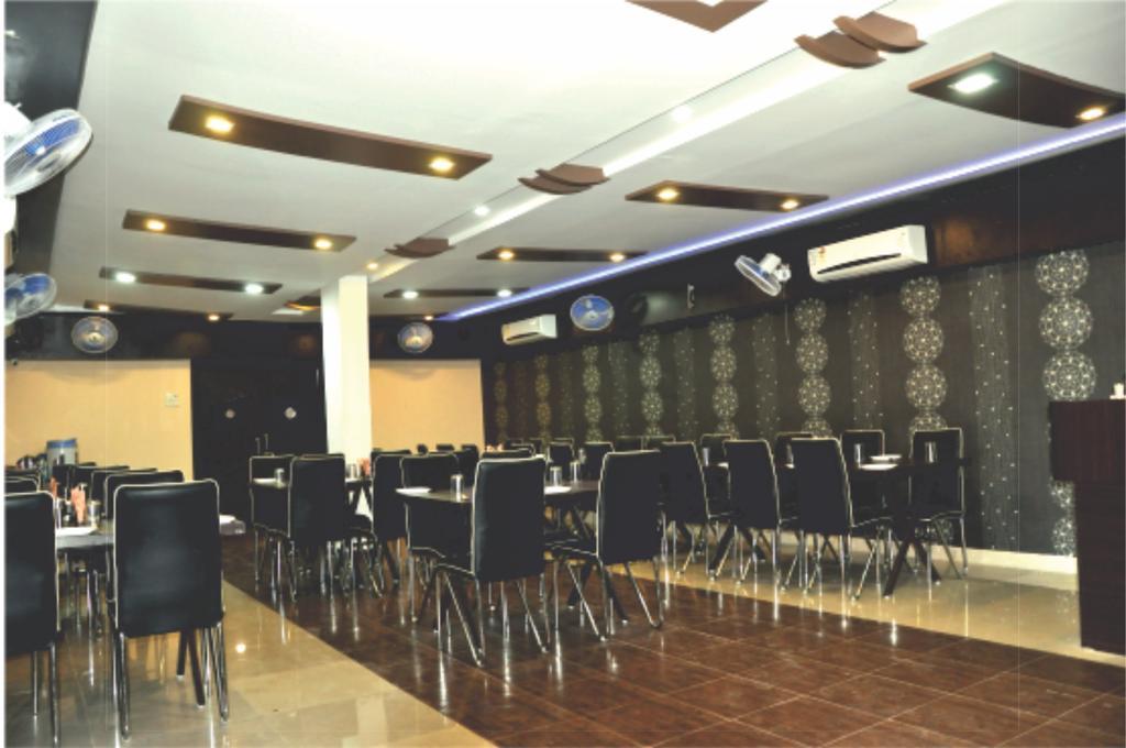 Hotel Rudraksh Virani Екстериор снимка